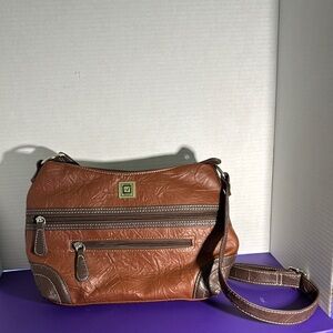 Stone Mountain Accessories Brown Shoulder Bag with Vintage Charm